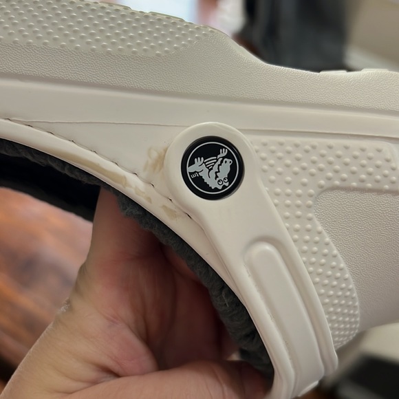 Croc’s classic fuzz lined clog white WORN ONCE women’s 9 men’s 7 grey fuzzy croc - Picture 7 of 8